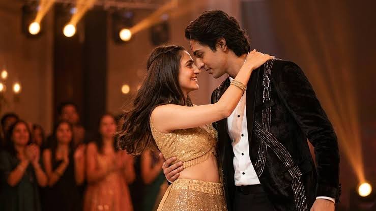 Vedika Pinto & Ahaan Panday’s Soft Dance Chemistry Goes Viral – Golden Lehenga Heat & Pure Wedding Fire