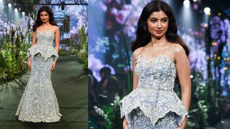 Sara Arjun’s Powder-Blue Strapless Gown at Lakme Fashion Week: The Peplum and Mermaid Hem That Held the Runway