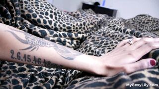 Indian Bhabhi Fingering Pussy With Dirty Talk In Hindi