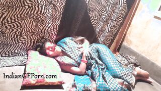 Horny Mature Indian Girlfriend In Sari Sex - Desi Sex