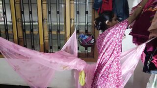 Curvy Indian Bhabhi Gets Pounded by Dunzo Delivery Lad in Steamy Bathroom