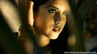 Erotic Indian Girlfriend From Bollywood
