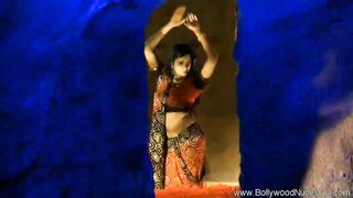 Erotic Indian Girlfriend From Bollywood