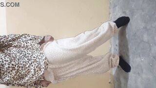 Desi Indian Bhabhi's pussy fucked at night