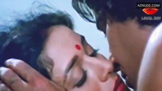Madhuri Dixit, Nayanthara, Bipasha Basu, Flora Saini, Kajal Agarwal Hot Romantic Kisses