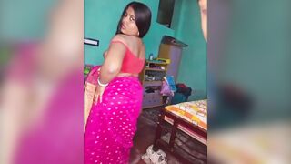 Bengali Sexy Boudi In Saree Gives Blowjob