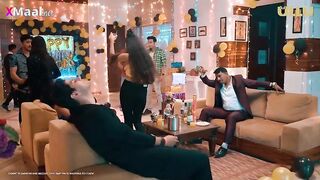 Sexy Gf Gayi Doctor Ke Pass Apna Check Up Karane. Gf Ne Apni Paati Ko Kiya Kiss, Bf Ko Ayaa Gussa. Ullu Indian Web Series. Badan Episode 8.❤️‍????????????❤️‍????????????