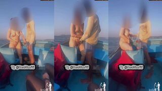 Smriti Jain ne boat walle ladke ka muth maara