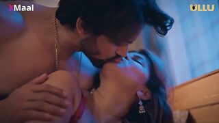 Pehelban Ne Sexy Ladki Ko Nahate Hoye Ghusa Bathroom Main. Phir Gili Ladki Ke Gand Main Ghusaya Apna Land. Ullu Indian Web Series. Besharam Episode 4