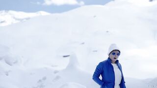Resmi Nair Horny Strip and Take a Piss in the Snow 2025 Unrated Hindi Hot Video – Full Uncut Winter Pissing Scene