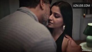 Simran Kaur Breasts Scene in Na Tum Jaano Na Hum | Simran Kaur Nude
