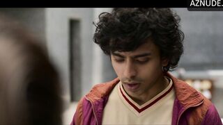 Anya Singh Bikini Scene in Kho Gaye Hum Kahan | Anya Singh Nude