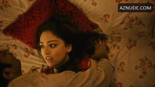 Sandeepa Dhar, Vidya Malvade and Chitra Banerjee Sexy Scene in Dr. Arora | Vidya Malvade Nude
