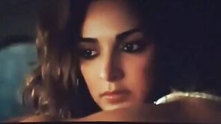 Kiara Advani & Yash Car Intimate Scene from Toxic 2026 – Viral Bold Sex Scene in Vintage Car | Full Uncut Clip HD