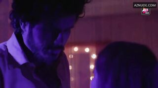 Gunnjan Aras Butt, Breasts Scene in Gandi Baat | Gunnjan Aras Nude