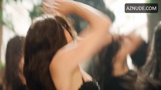 Sharvari Wagh Breasts Scene in Munjya | Sharvari Wagh Nude